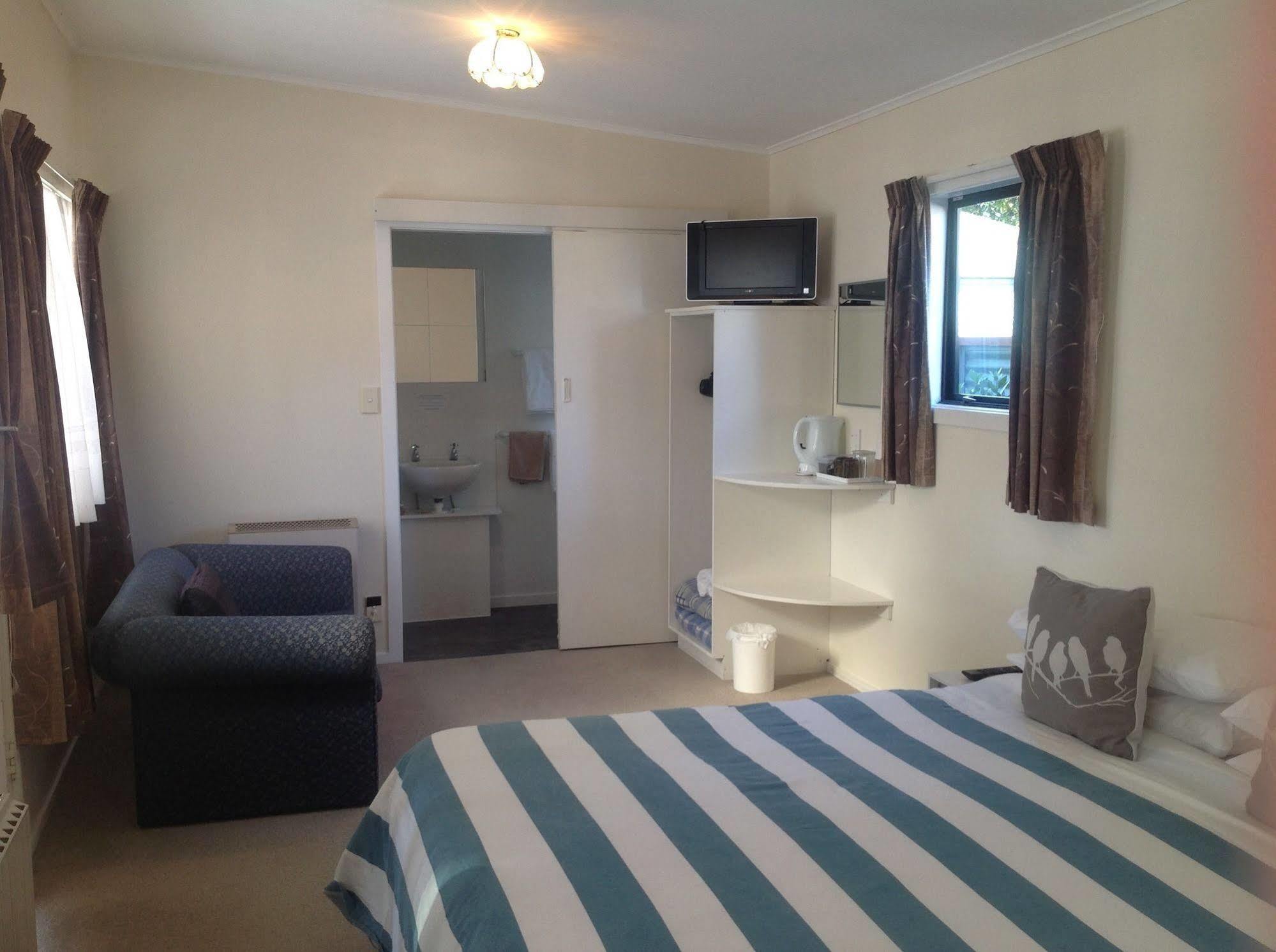 Shakespeare House Bed & Breakfast Te Anau